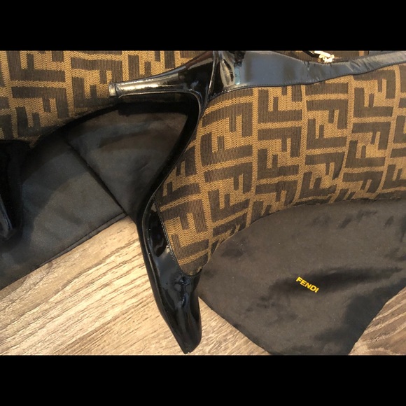 Authentic Fendi boots - Picture 6 of 8